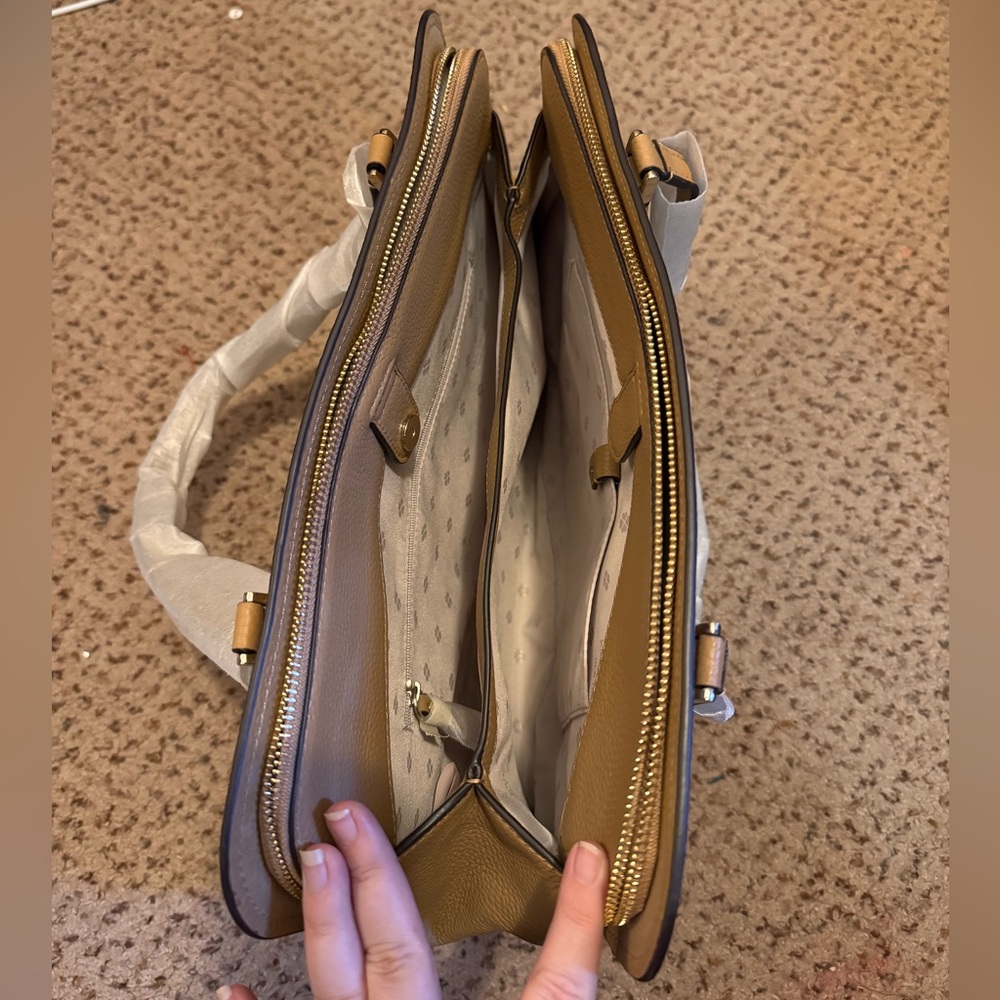 NWT Authentic Kate Spade Polly Tote in Rich Pecan - Picture 4 of 5